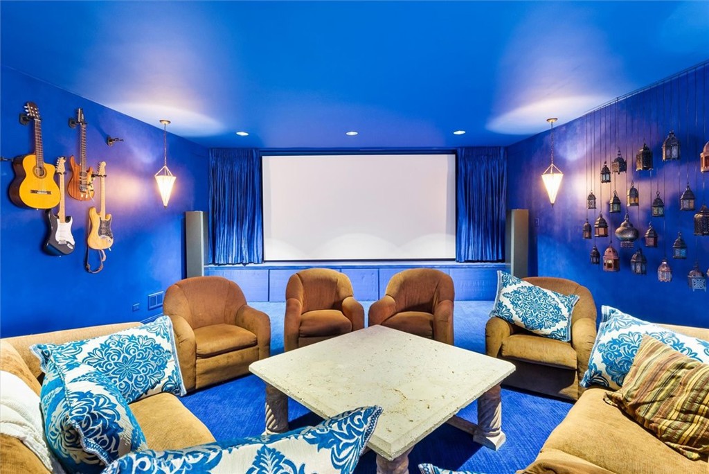 1500 The Strand Property Photo 44