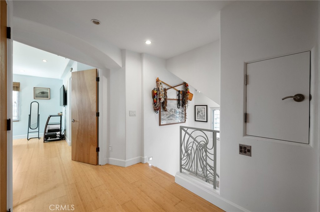 310 30th Property Photo 22