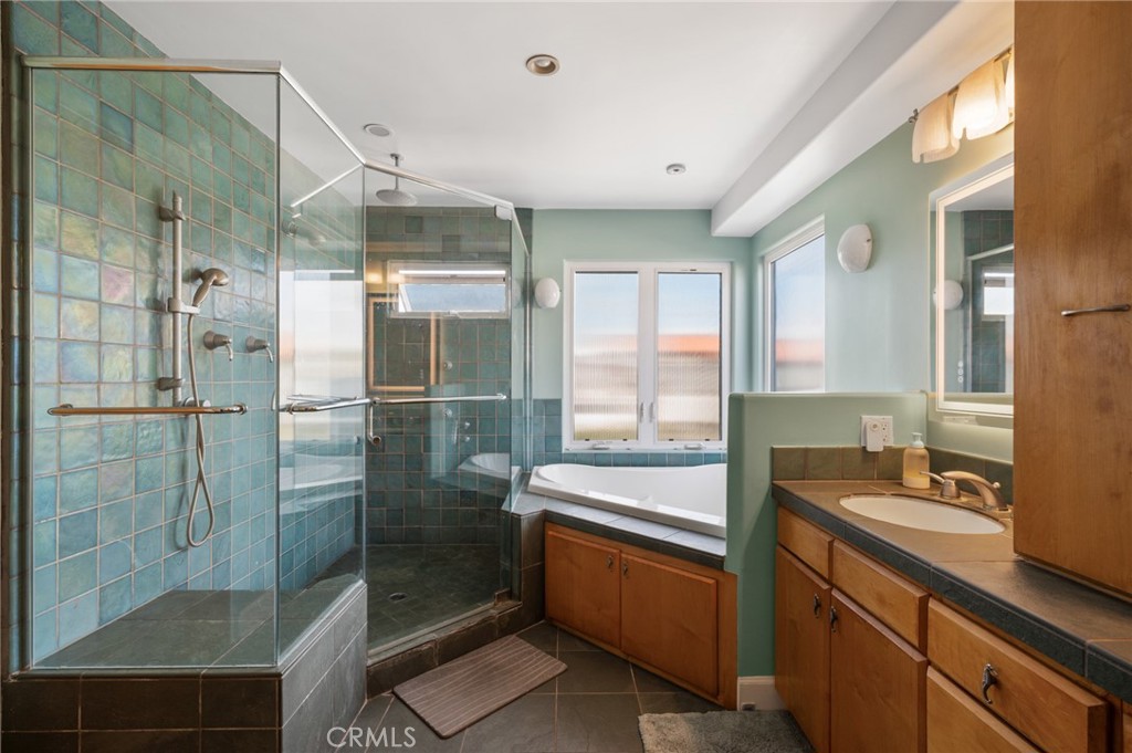 310 30th Property Photo 27