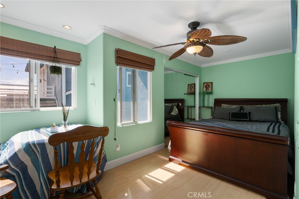 310 30th Property Photo 33