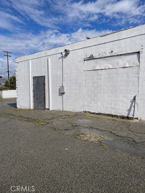 21016 S Alameda Property Photo 2