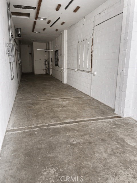 21016 S Alameda Property Photo 4