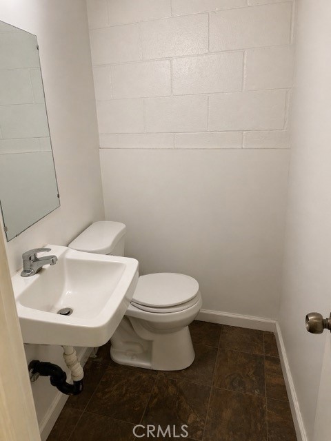 21016 S Alameda Property Photo 9