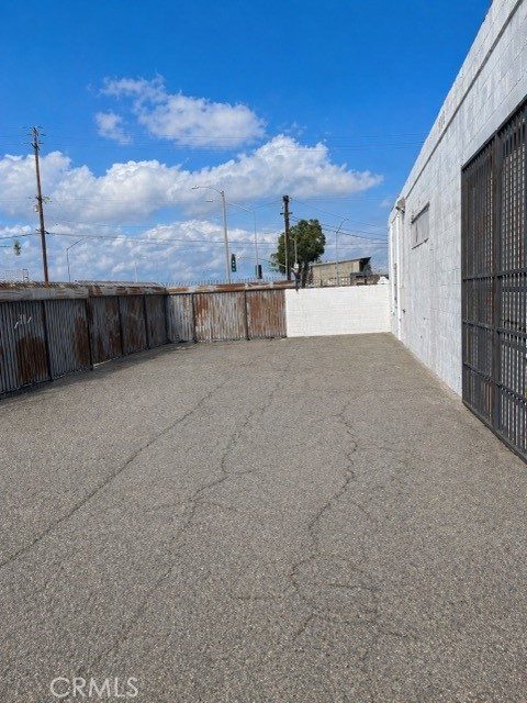 21016 S Alameda Property Photo 11