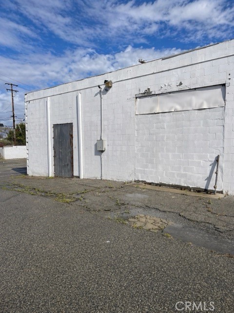 21016 S Alameda Property Photo 13