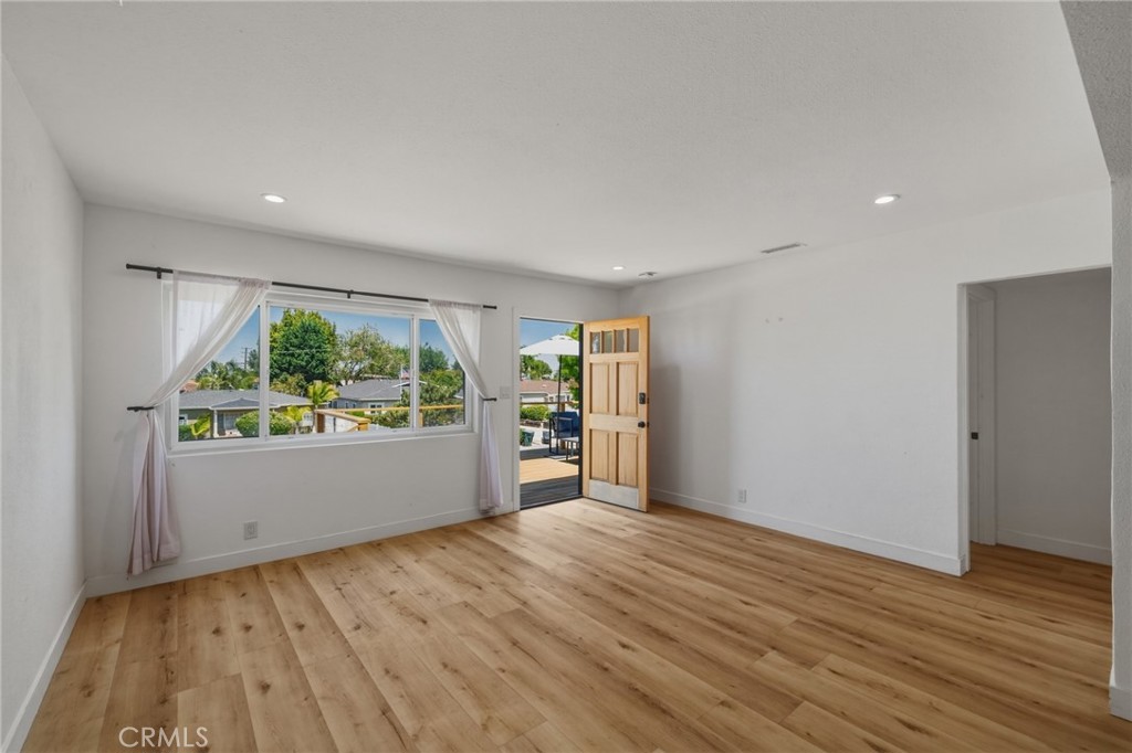 4068 Newton Property Photo 2