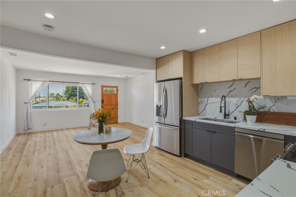 4068 Newton Property Photo 8
