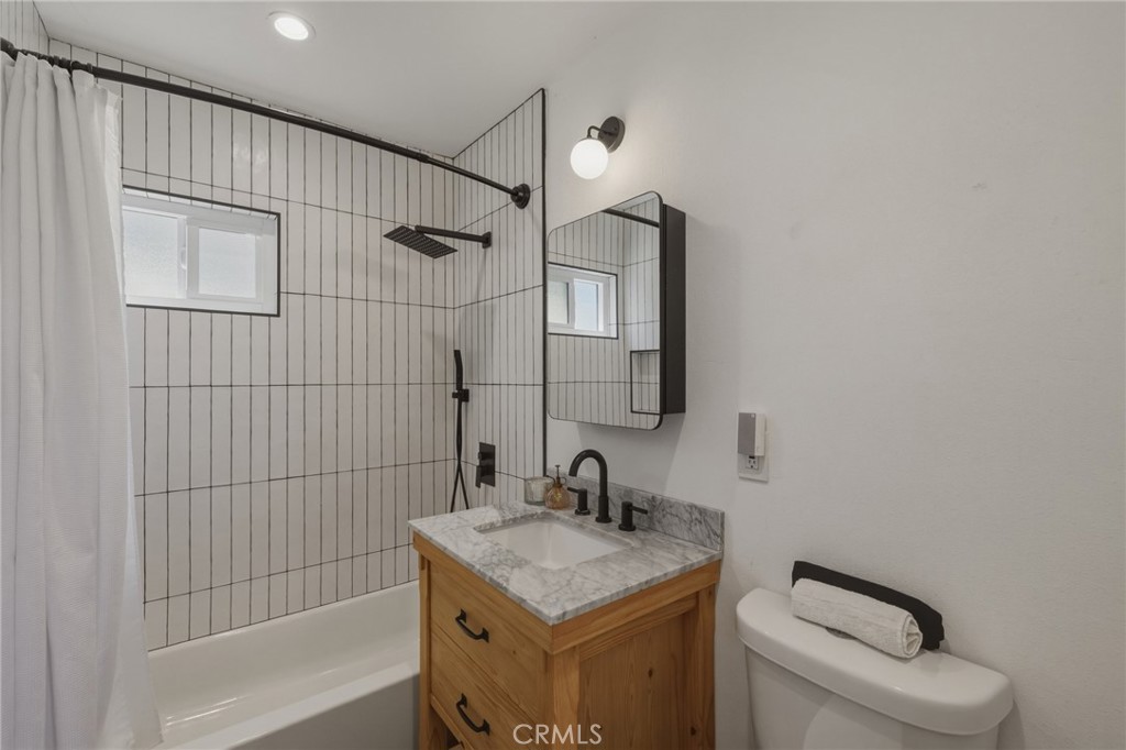 4068 Newton Property Photo 18