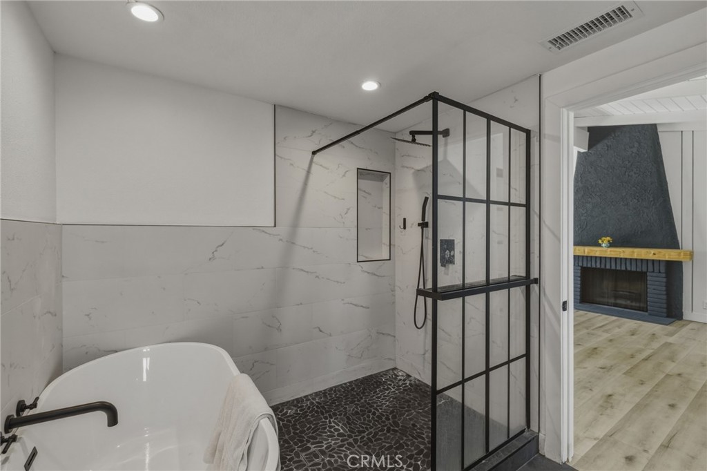 4068 Newton Property Photo 31