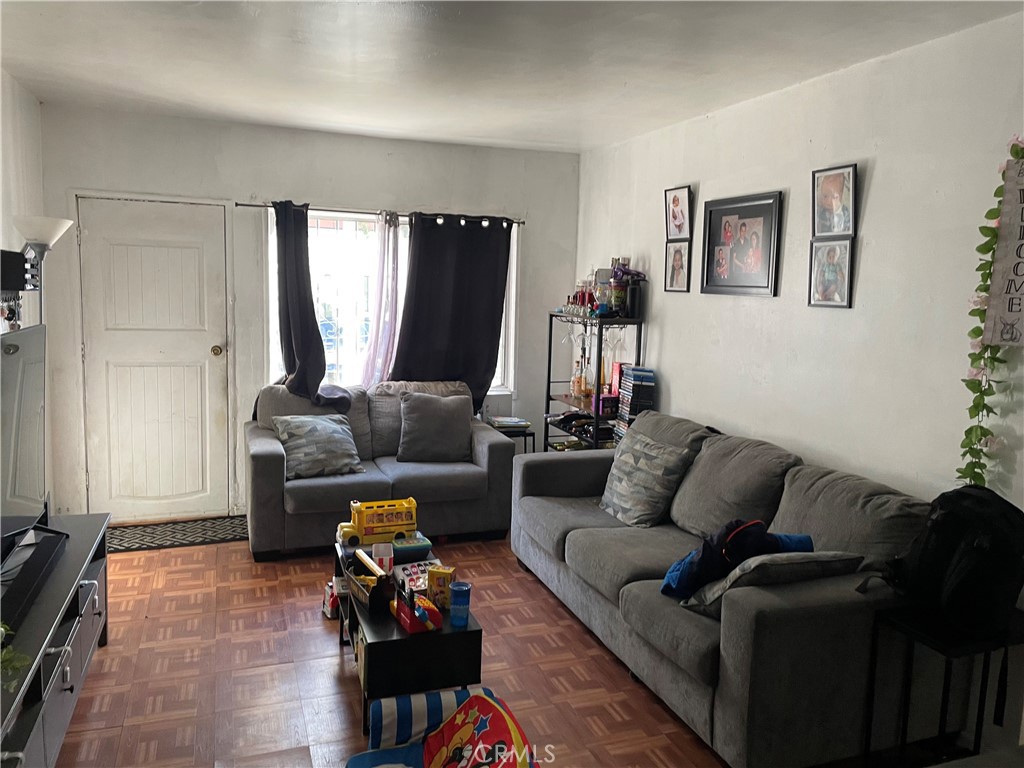107 E 67th Property Photo 11