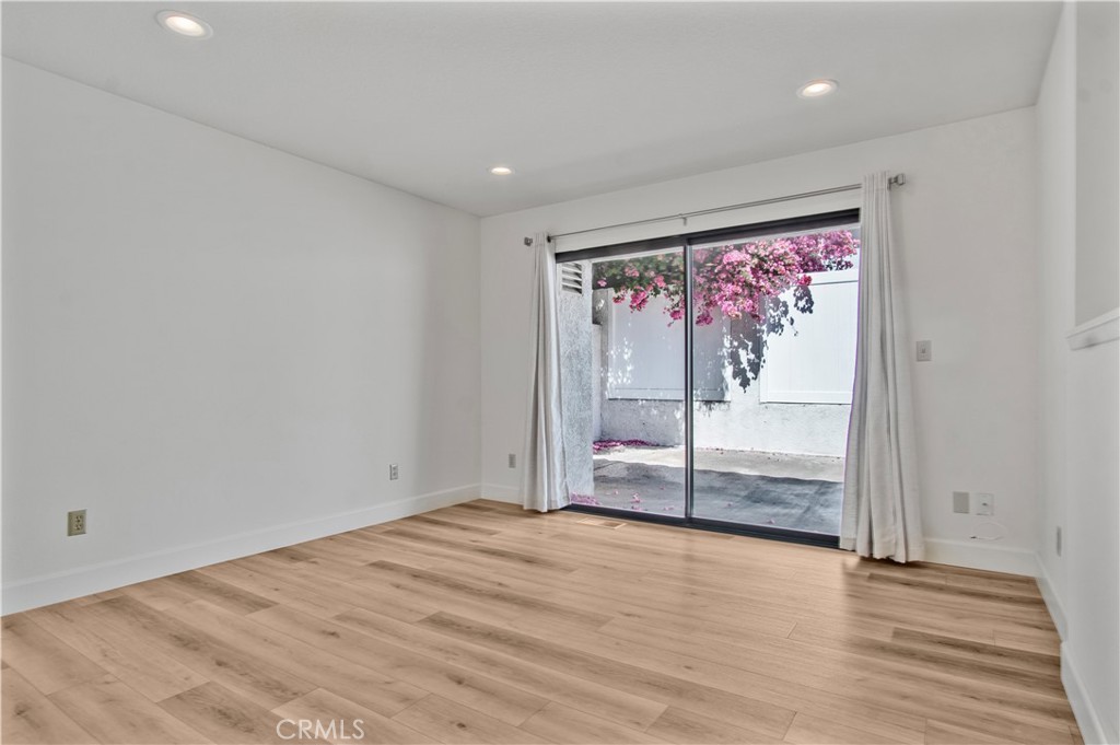 222 N Juanita Avenue B Property Photo 8