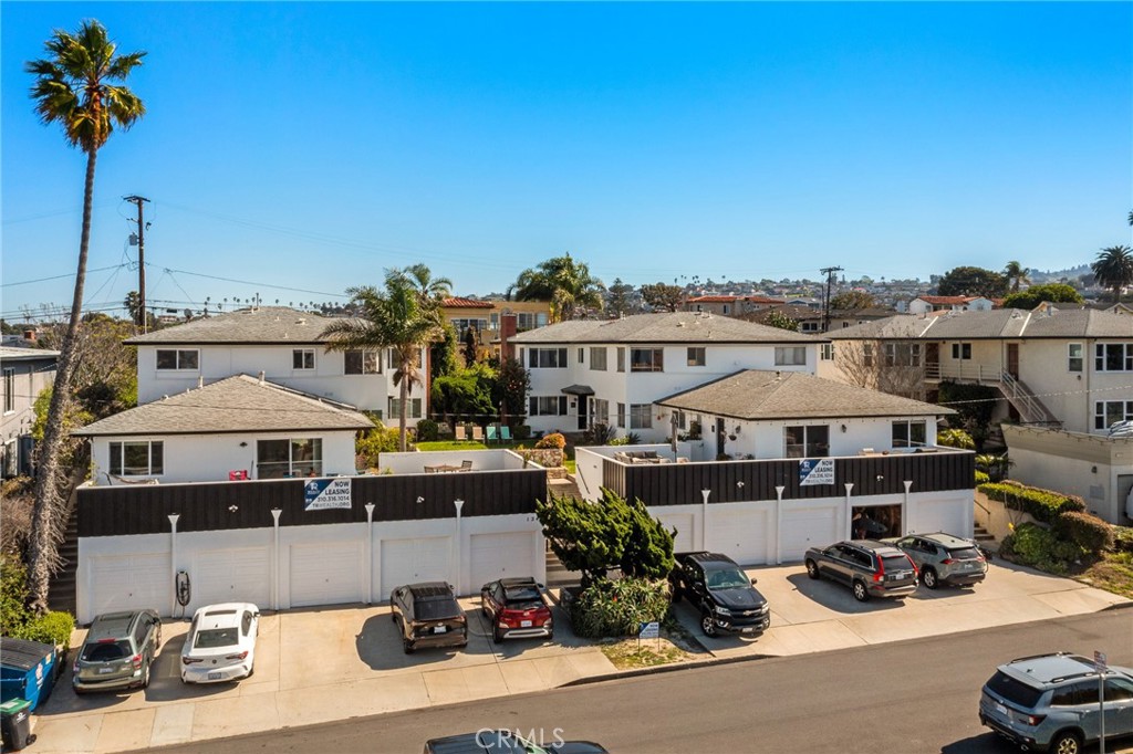 124 Palos Verdes Boulevard Property Photo 1