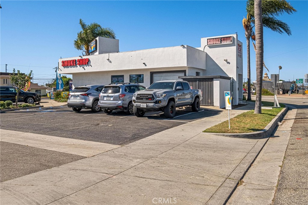 18750 Crenshaw Property Photo 3