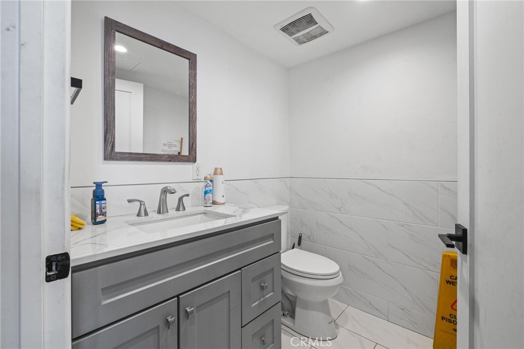 18750 Crenshaw Property Photo 12