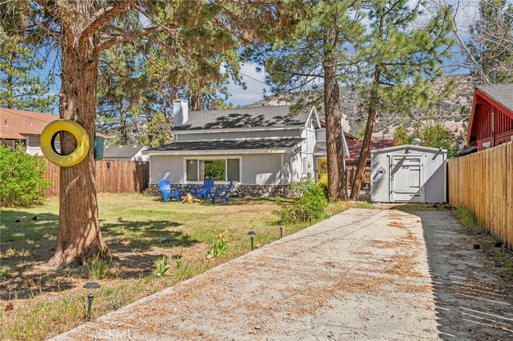 513 E Meadow Lane Property Photo 4