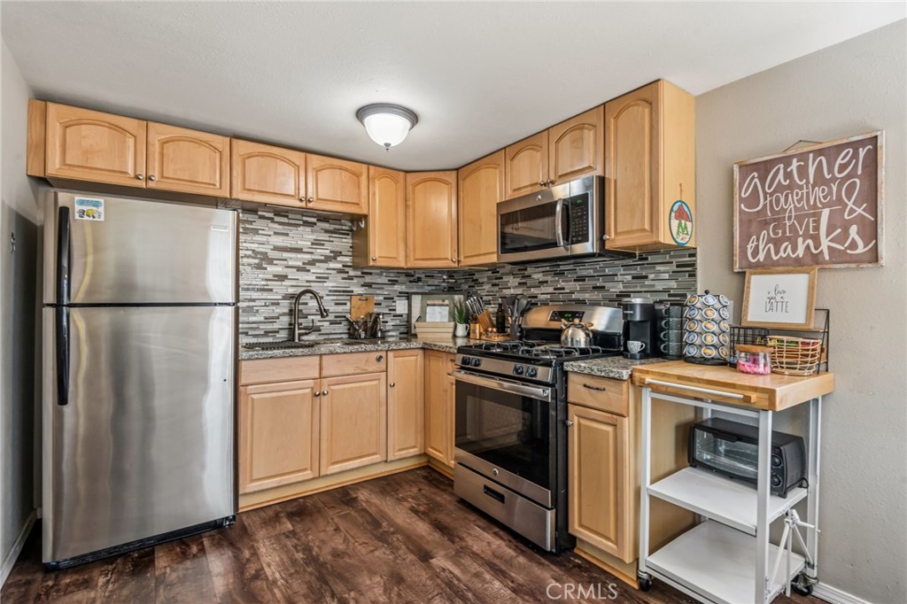 513 E Meadow Lane Property Photo 12