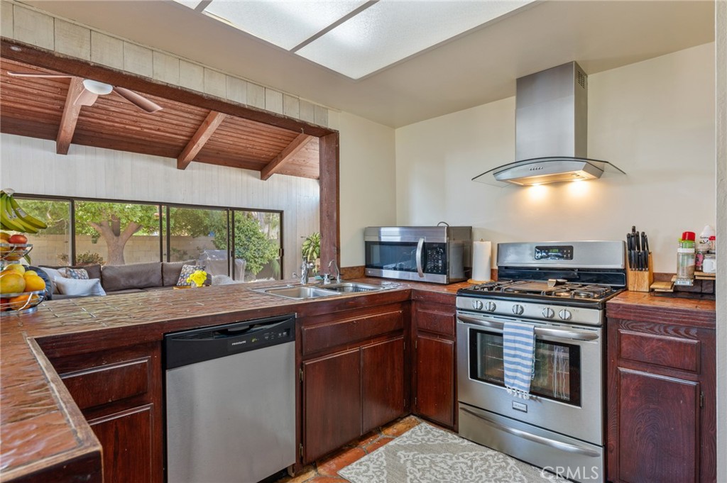 850 Coastline Drive Property Photo 14