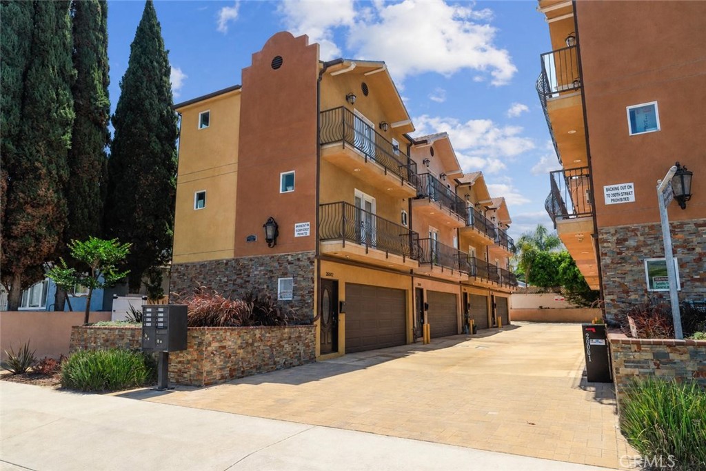 26004 Marjan Place Property Photo 1