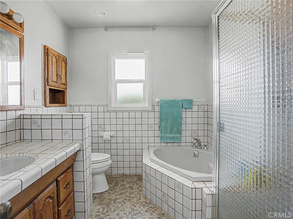 203 E Sycamore Avenue Property Photo 8