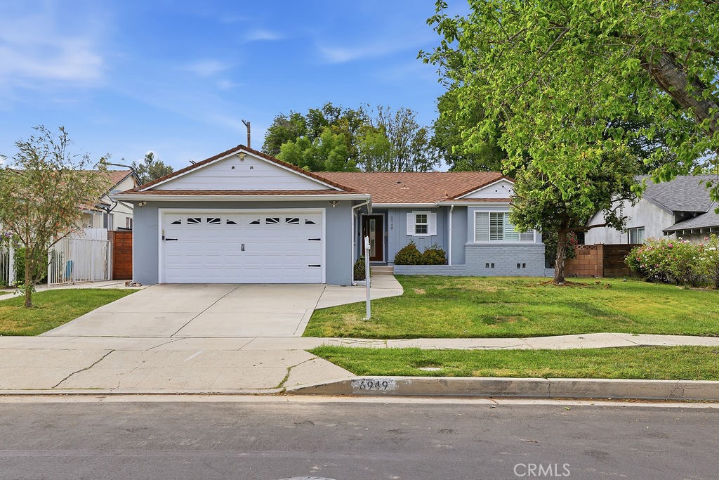 6949 Lena Property Photo 1