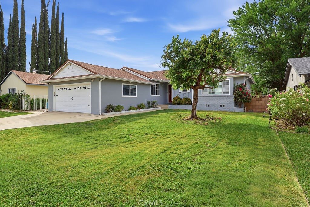 6949 Lena Property Photo 3