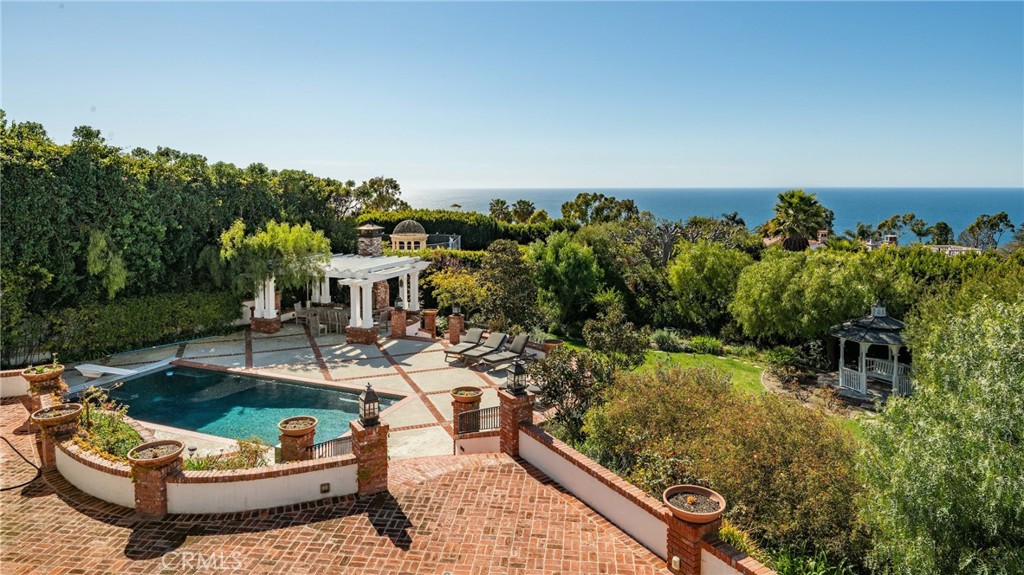 1409 Via Arco Property Photo 3