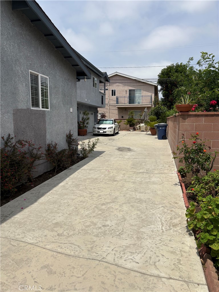 1343 W 164th Street Property Photo 1