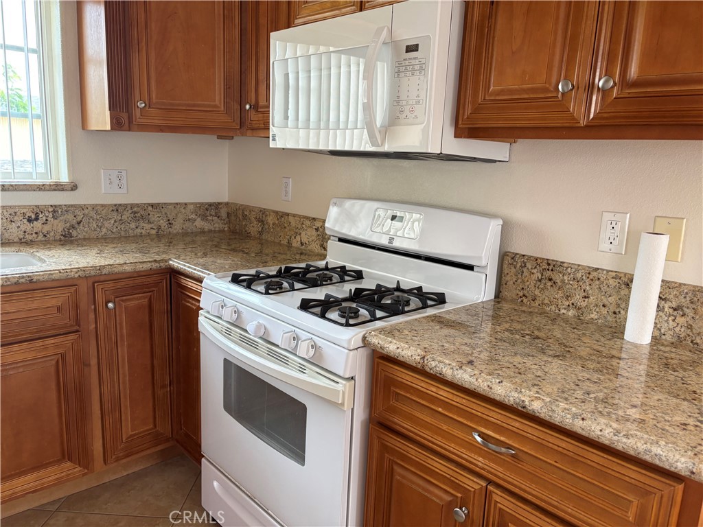 1343 W 164th Street Property Photo 3