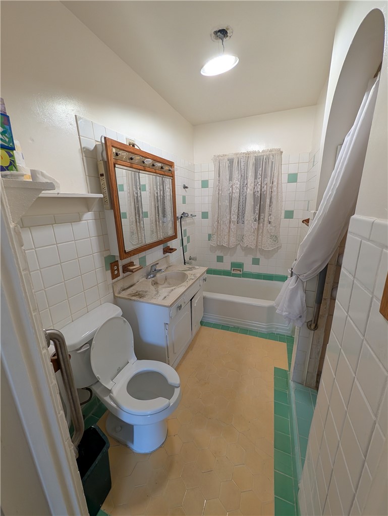 3816 Walnut Property Photo 8