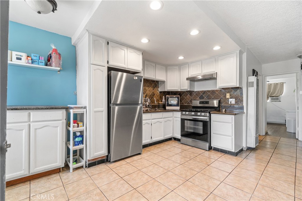 3325 Santa Fe Avenue 110 Property Photo 3