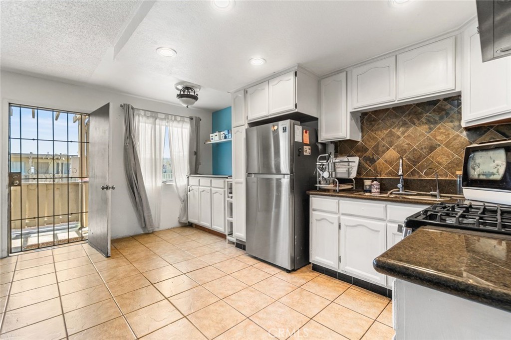 3325 Santa Fe Avenue 110 Property Photo 5