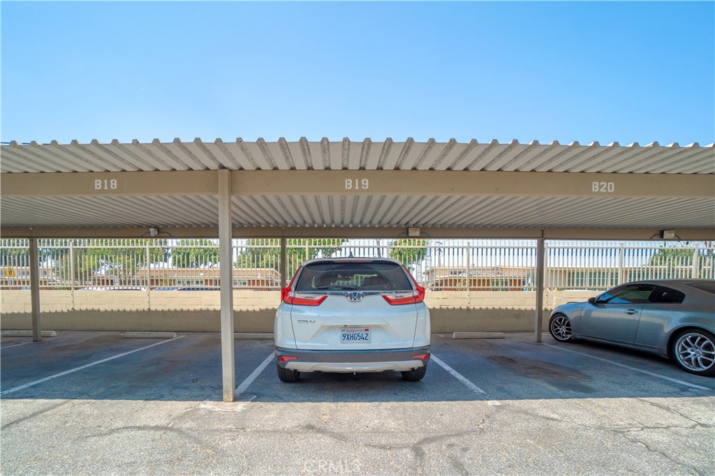 3325 Santa Fe Avenue 110 Property Photo 17