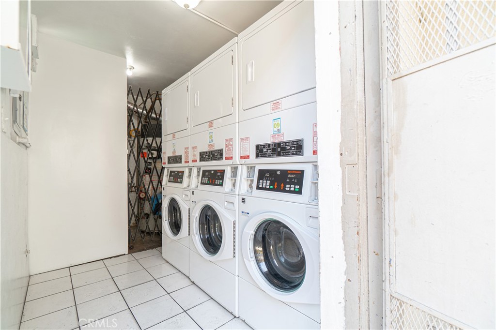 3325 Santa Fe Avenue 110 Property Photo 18