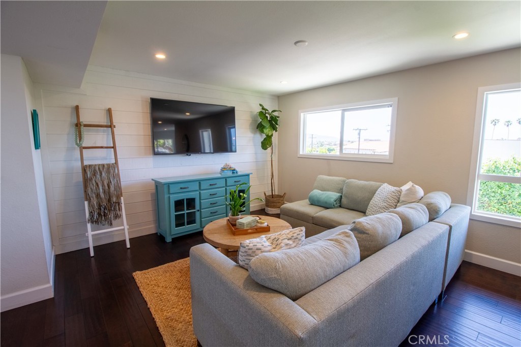 807 El Redondo Avenue Property Photo 11