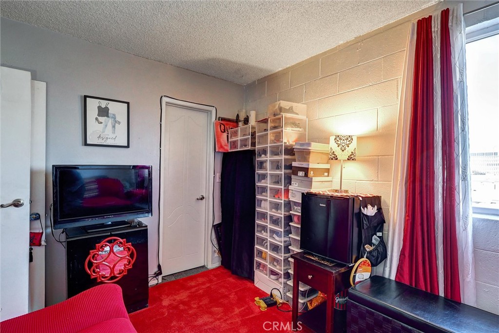 240 W Queen Street 9 Property Photo 29