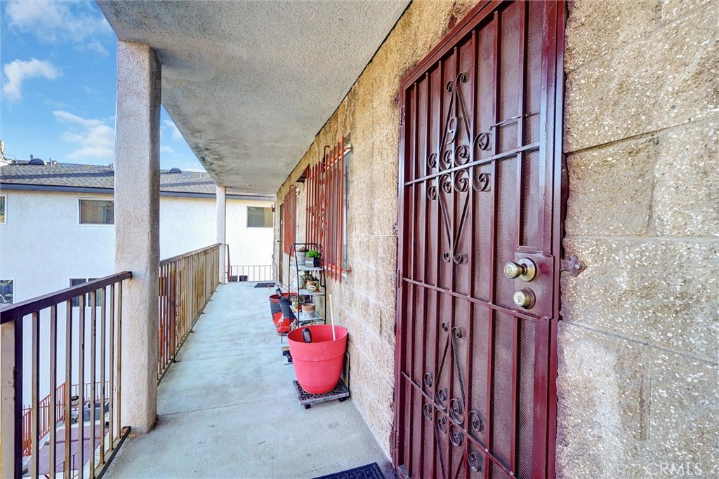 240 W Queen Street 9 Property Photo 35