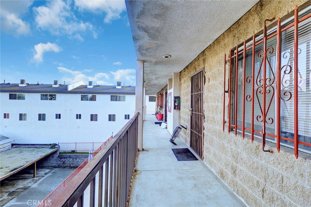 240 W Queen Street 9 Property Photo 38
