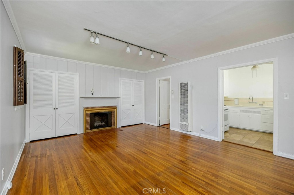 10372 Ashton Avenue Property Photo 7