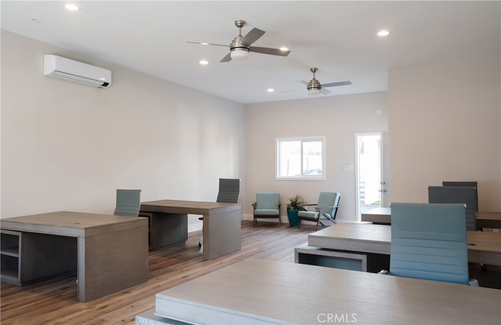 323 Culver Boulevard Property Photo 12