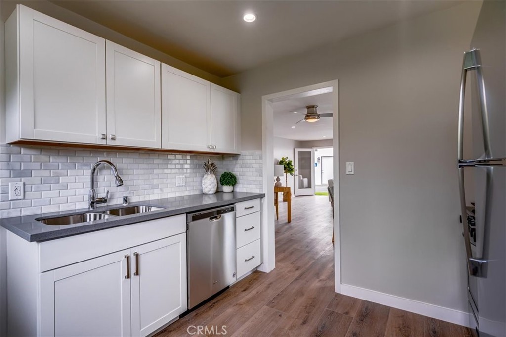 323 Culver Boulevard Property Photo 16