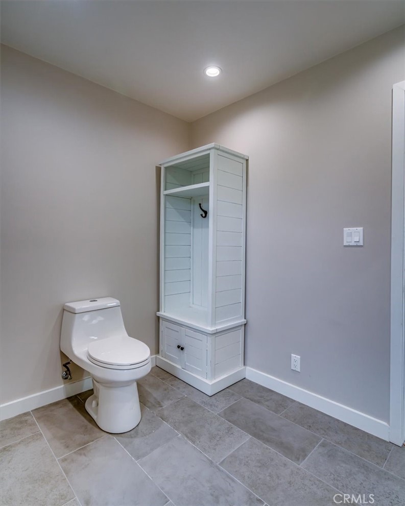 323 Culver Boulevard Property Photo 22