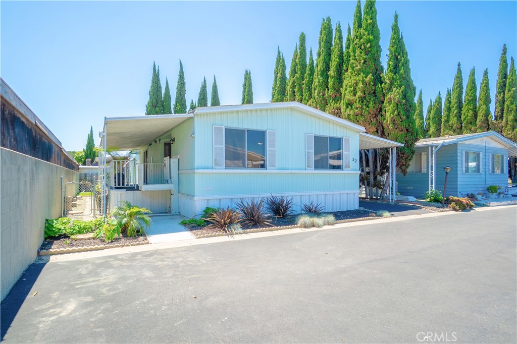 26200 Frampton 32 Property Photo 2
