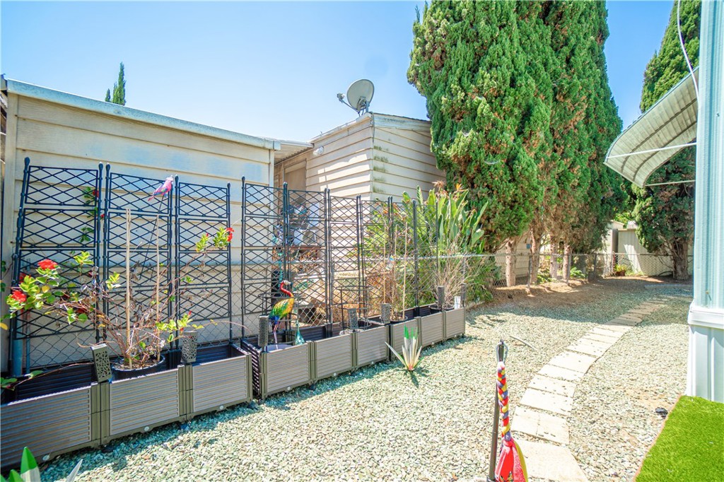 26200 Frampton 32 Property Photo 24