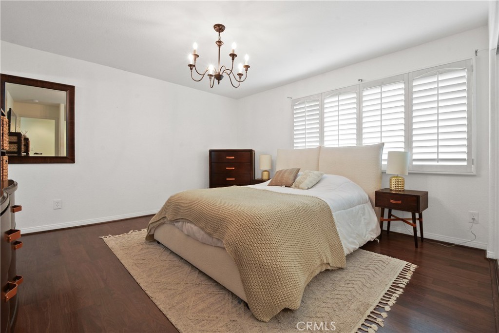 1158 W 11th Street J Property Photo 6