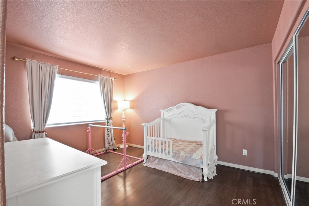 1158 W 11th Street J Property Photo 10
