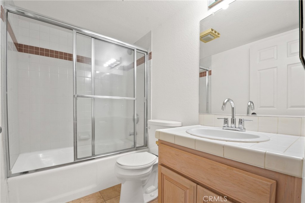 1158 W 11th Street J Property Photo 13