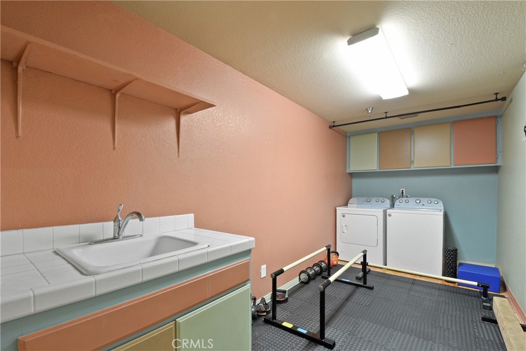 1158 W 11th Street J Property Photo 27