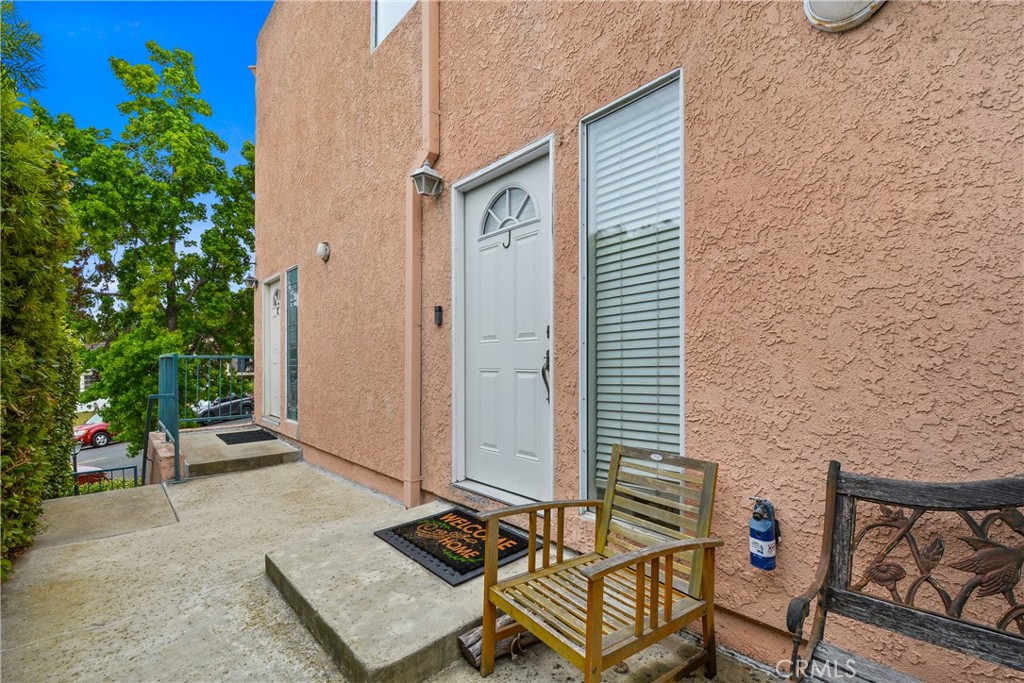 1158 W 11th Street J Property Photo 28