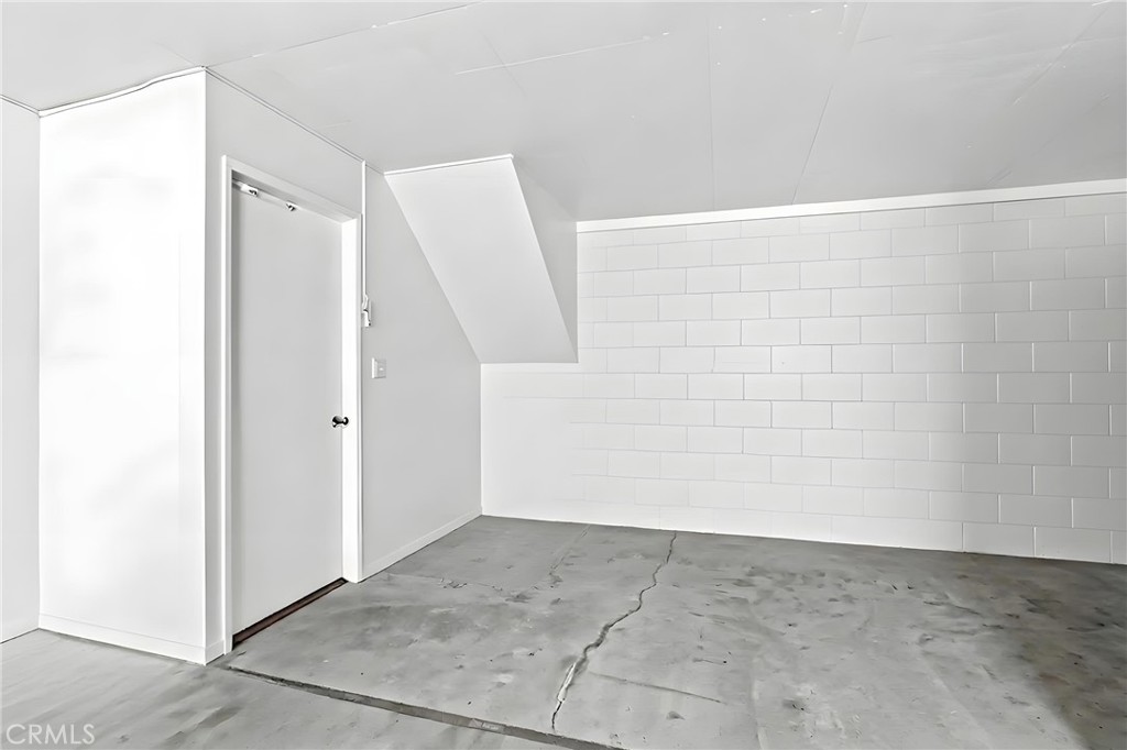 2310 Mathews Avenue 5 Property Photo 59