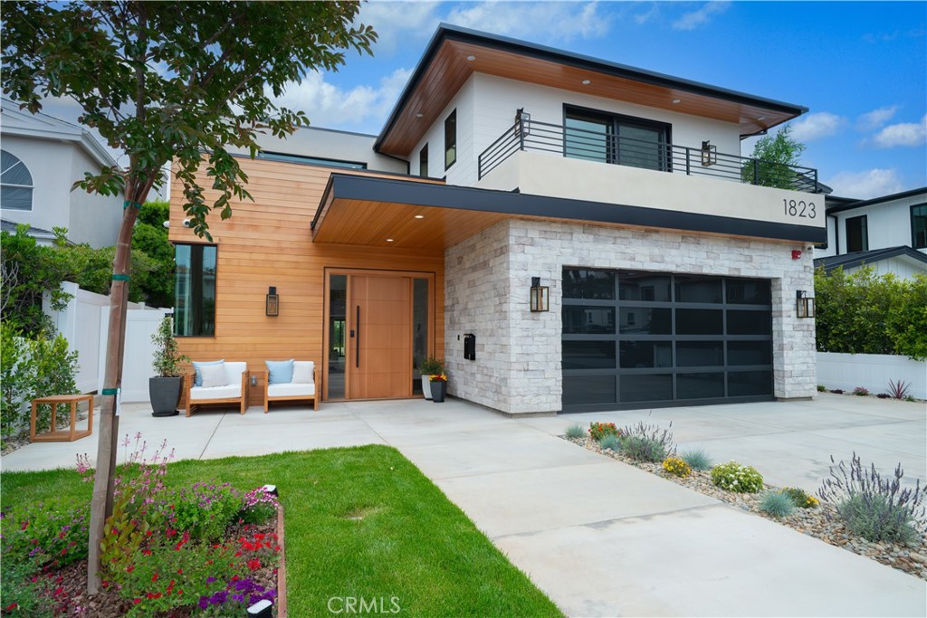 1823 8th Street Property Photo 1